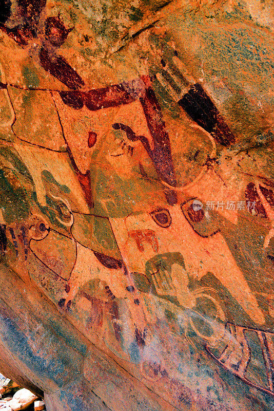 Laas Geel绘画-史前牧民的生活方式在一块巨石的一边，索马里兰，索马里